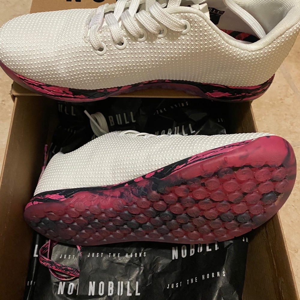 NOBULL Trainers Size 7